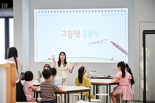 문학주간2025 도움닿기 행사 진행 사진