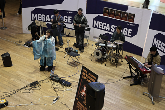 아티스트 김하은의 [적벽-PRISM]