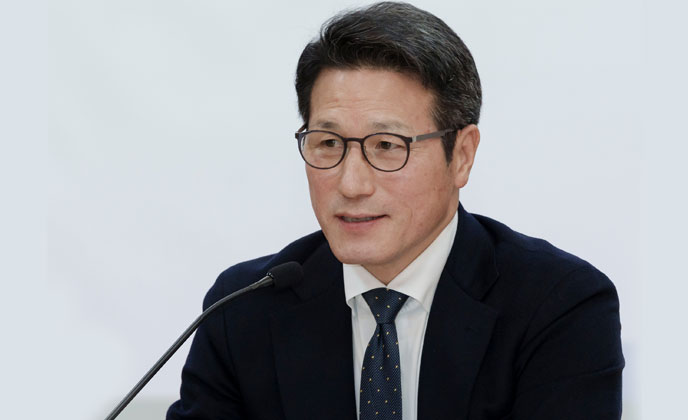 제8대 한국문화예술위원회 위원장에 정병국 전 장관 선출