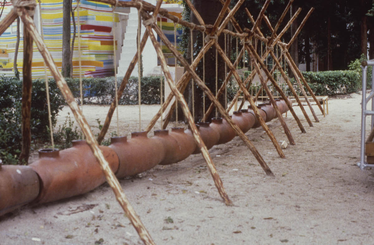 Kwak Hoon, Kalpa/Sound; What Marco Polo Left Behind,
                  1995, Earthenware, Larch wooden bar, rope Dimensions variable.
                  Courtesy of ARKO Arts Archive, Arts Council Korea